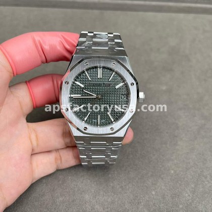 QC photographs, Royal Oak 15510ST, khaki green dial, 9 frames